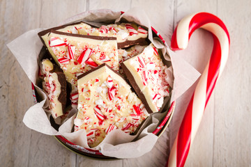 Traditional Holiday Chocolate Peppermint Bark