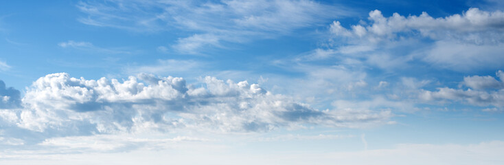 Naklejka na ściany i meble Sky ultramarine clouds