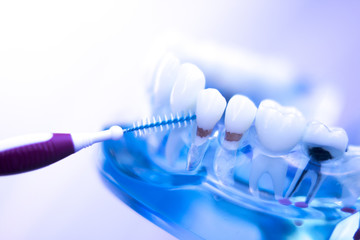 Interdental teeth cleaning