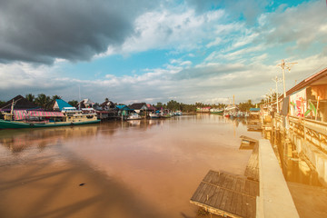 Obraz premium Beautiful River and Traditional Boat 