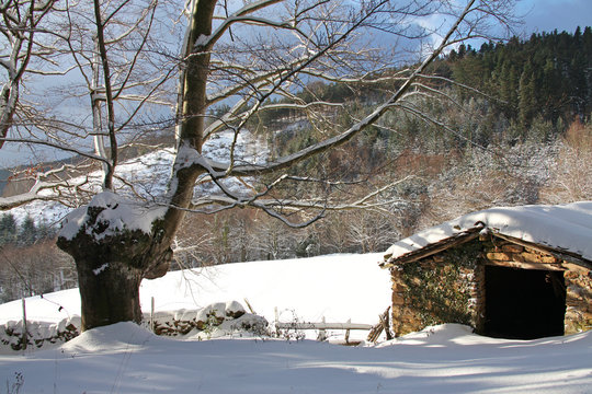refugio chabola invierno pa&iacute;s vasco 6299-f17
