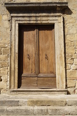 Fototapeta na wymiar Tür an einem Haus in der Toskana