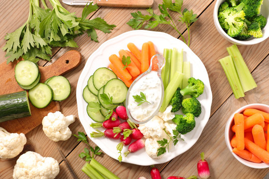 vegetable appetizer with dips