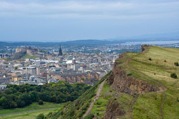 Fototapeta na wymiar Hollyrood park and Arthur's Seat with a view on Edinburgh, Scotland