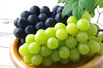 ブドウ　マスカットと巨峰