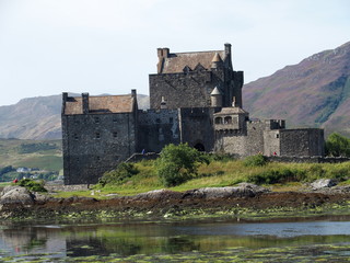 Fototapeta na wymiar Eilean Donan castle in Scotland