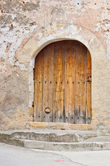 Fototapeta na wymiar the old wooden door