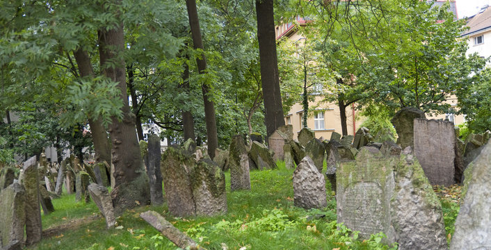  Grabsteine auf dem Alten Jüdischen Friedhof, Prag