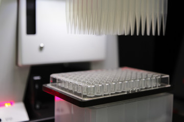 Liquid handle device  for laboratory