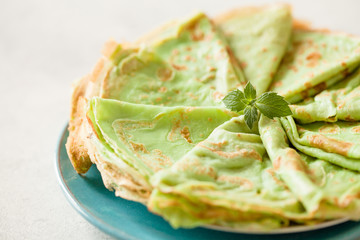 Japaneese matcha crepes with mint