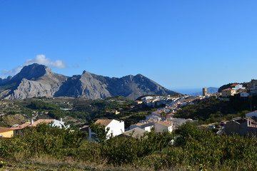 Bergdorf Tabena mit Blick auf die Berge von Altea