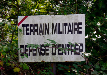 Fototapeta na wymiar sign, military ground, defense of entering