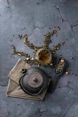 Green tea with rose petals