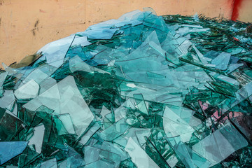 Bruchglas im Container