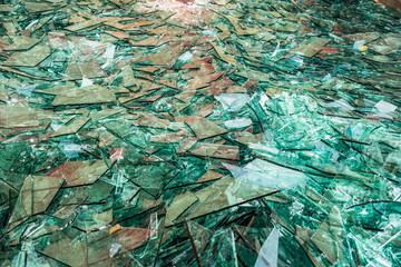 Bruchglas im Container