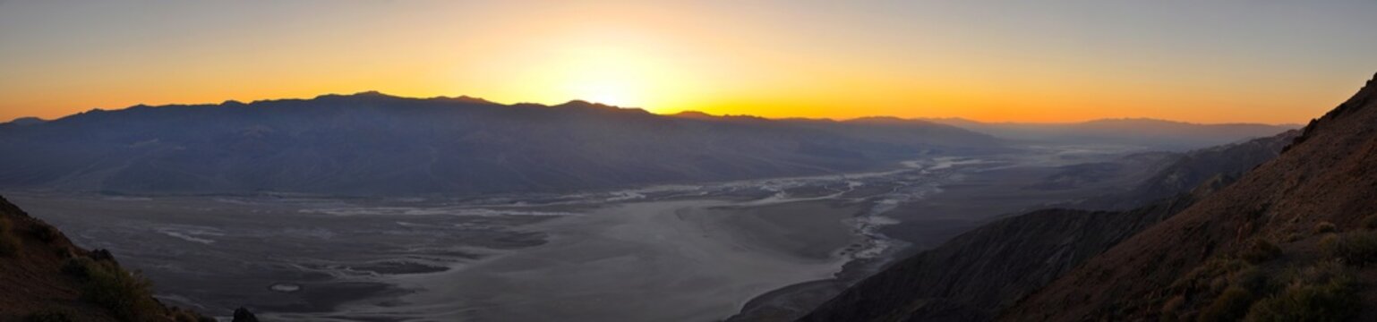 Sunset on Dante's View, in the Death Valley