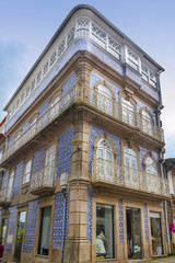 Obraz premium Blue house building