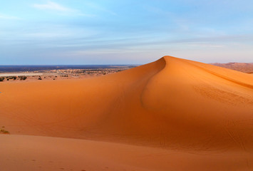 Fototapeta na wymiar Erg Chebbi Sand dunes near Merzouga in the morning, Morocco