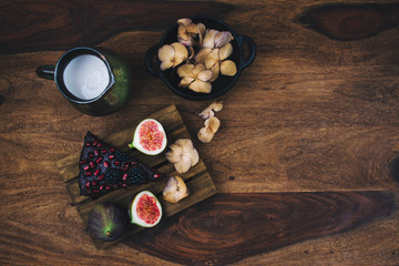 Obraz na płótnie Canvas Vegan pie with chia seeds, quinoa, avocado.