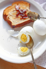 Cinnamon bread toast and boiled eggs