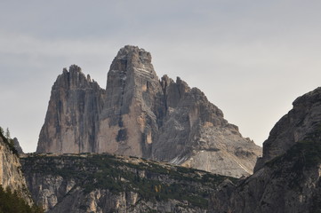Fototapeta na wymiar Dolomiten, Die drei Zinnen, Felswand, Gipfel