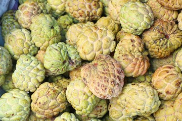 Obraz premium sugar apple at street food