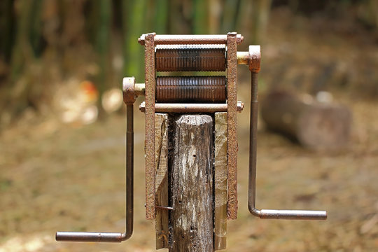Sugarcane juice machines