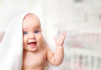 Fototapeten Baby in towel. © nys