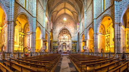 San Francisco Church in Evora © Sergii Figurnyi