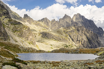 Fototapeta na wymiar Scenic view of a small lake in the mountains