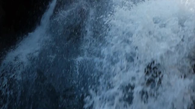 滝の飛沫