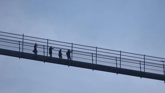 H&auml;ngebr&uuml;cke bei Reutte, Tirol, &Ouml;sterreich, Tourismus, 4K