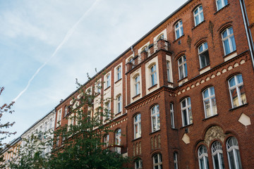Naklejka premium vintage brick school building