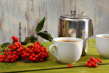 In the autumn evenings, it is always nice to sit down with the aromatic coffee.