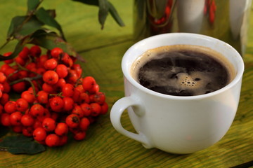 In the autumn evenings, it is always nice to sit down with the aromatic coffee.