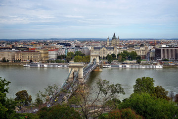 Fototapeta na wymiar Blick auf die Kettenbrücke in Budapest