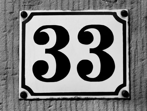 Hausnummer 33