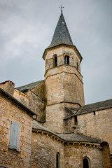 Fototapeta na wymiar Dans les rues de Villeneuve d'Aveyron