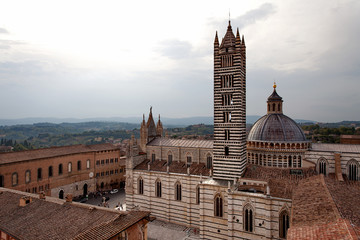 Fototapeta premium Siena Cathedral (Duomo di Siena) at sunset - Siena, Tuscany, Italy