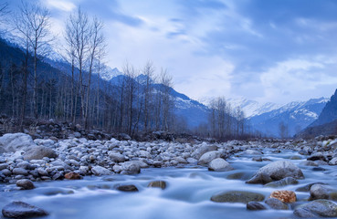 Fototapeta na wymiar Blue mountain rivers