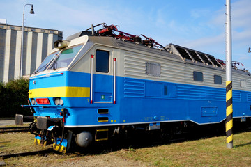 Electric train