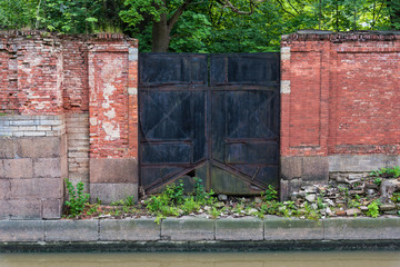 Old Gates © Oleg