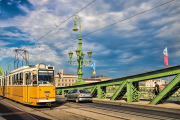 Budapest, Freiheitsbr&uuml;cke mit Tram