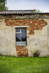 Fototapeta na wymiar wall of brick barn