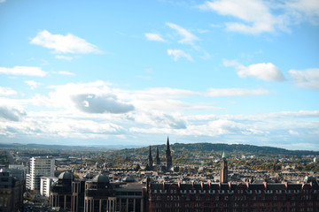 Vista de la ciudad de Edimburgo desde un punto alto de la ciudad.
