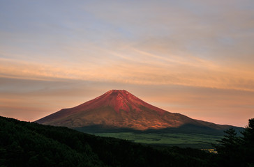Fototapeta premium Obi Nomura dwudziestoparoletni na czerwonym Fuji