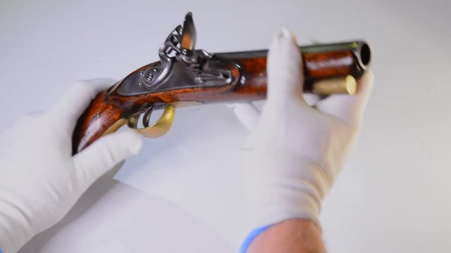 Antique English Flintlock Pistol Made around 1800.