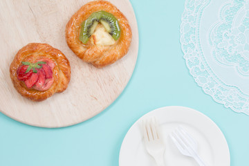 Danish strawberry and kiwi