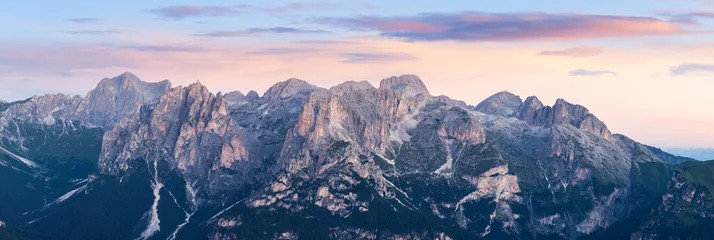Fototapeten Panorama der alpinen Bergrückenlandschaft © Nickolay Khoroshkov