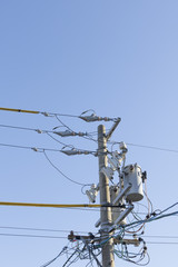 電柱と青空